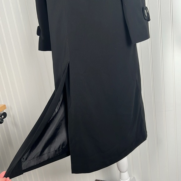 Gallery | long hood | black trench coat - Picture 12 of 16